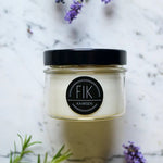 FIK Geurkaars Lavendel + Rozemarijn met houten lontFlowerdesign